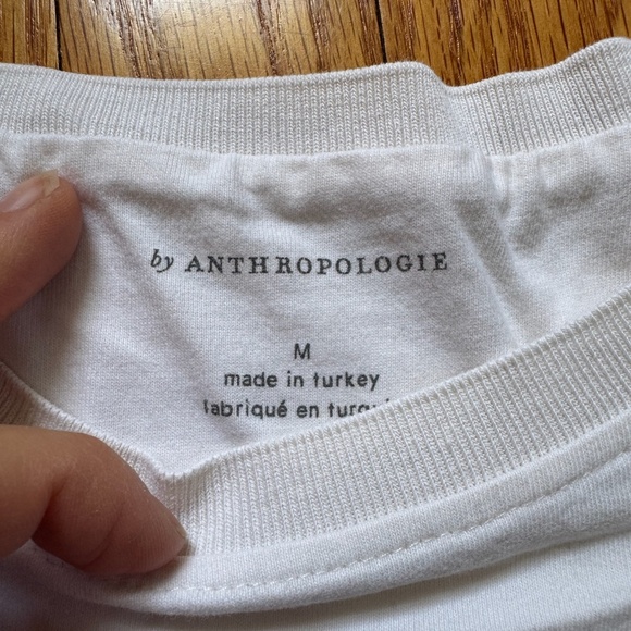 White "peace" Anthropologie short sleeve top with detailing women's medium - Picture 4 of 4